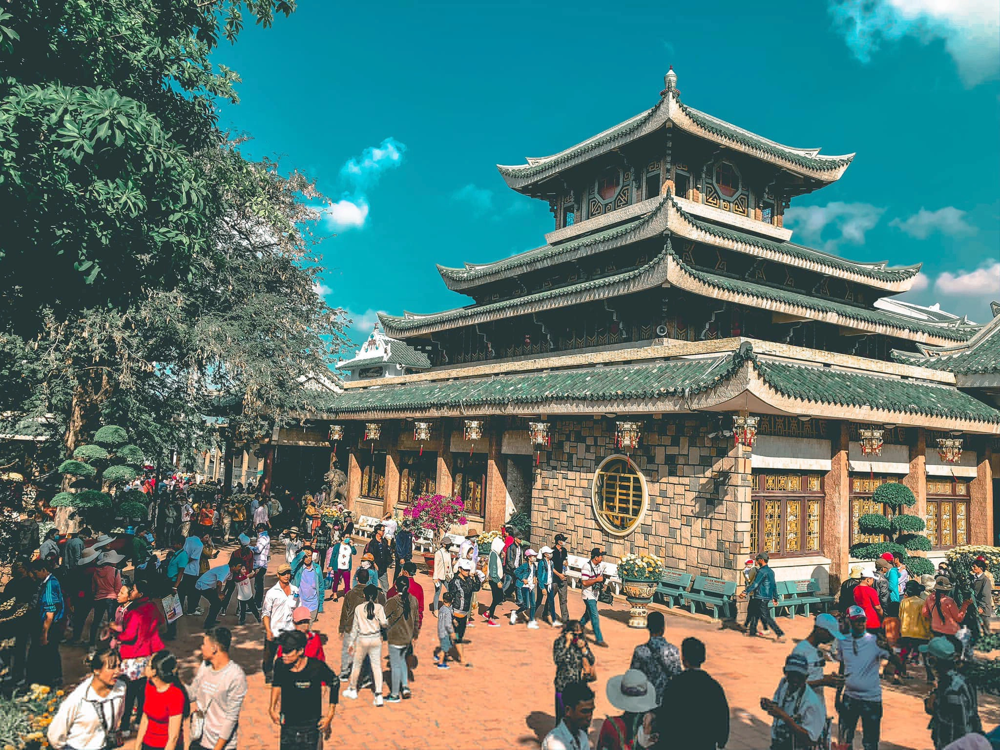 Thuê Xe 7 Chỗ Đi Chùa Bà Châu Đốc