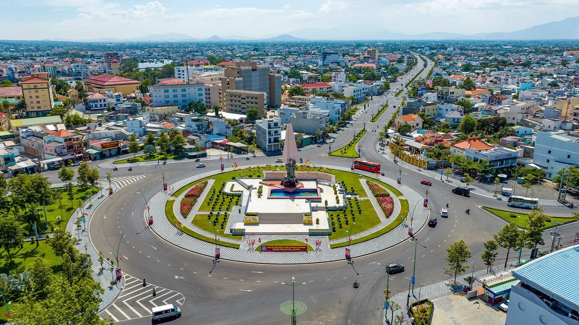 Thuê xe đi Phan Thiết giá rẻ