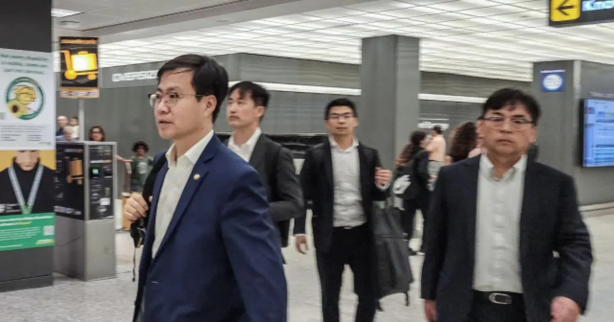 thu&ecirc; xe đưa đ&oacute;n chuy&ecirc;n gia Nhật Bản