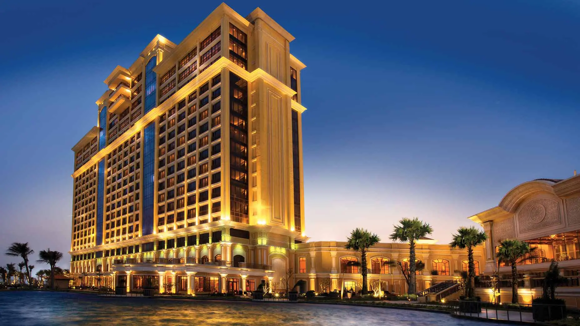 Top 10 Địa Điểm Check-in Hồ Tr&agrave;m